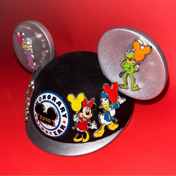 Disney World Mickey Mouse Ears Hat Disney Pin Decor Collectible Figurine Muppets - Picture 3 of 3